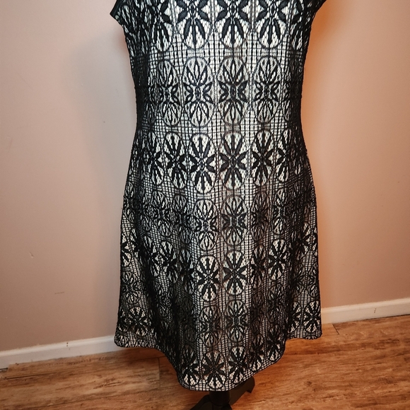 BREEZE EVER Womens Dress Size LARGE White Black Lace Sleeveless Evening - Picture 3 of 8